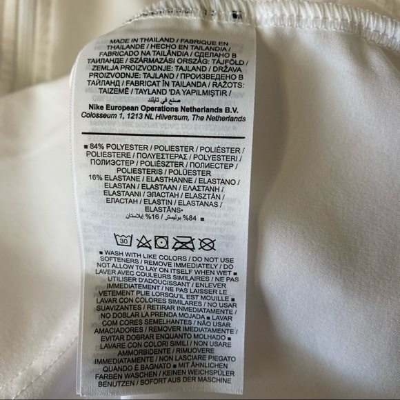 Nike Pro Dri Fit NWT Packable Lightweight Jacket - Picture 13 of 15